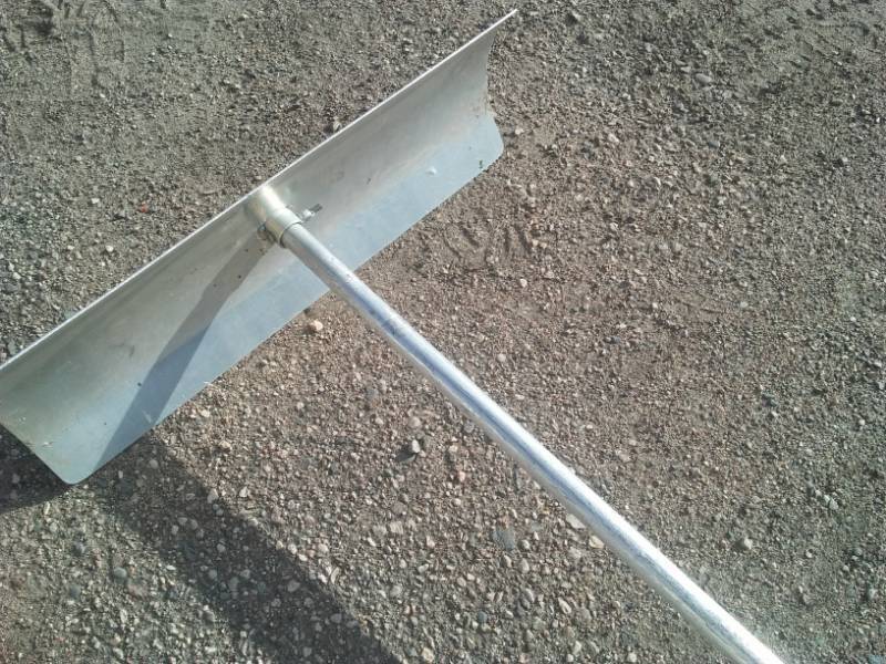 lot 170 image: Snow rake