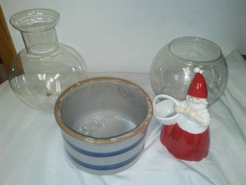 lot 172 image: Dept 56 Angel, glass and crock.