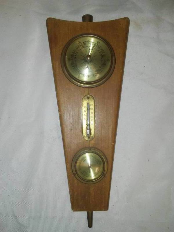 lot 183 image: Home weather station - barometer Etc.