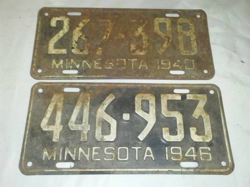 lot 192 image: license plates Minnesota 1940 and 1946.