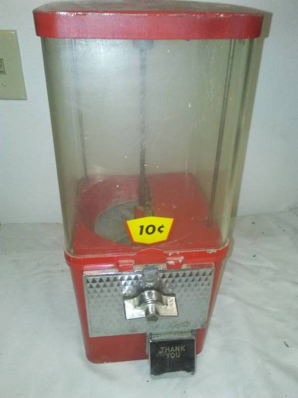 lot 195 image: 10 cent candy machine - looks great