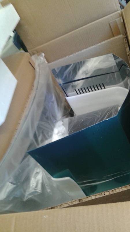 lot 39 image: Wall Mount Range Hood For Stove, New, Never Used