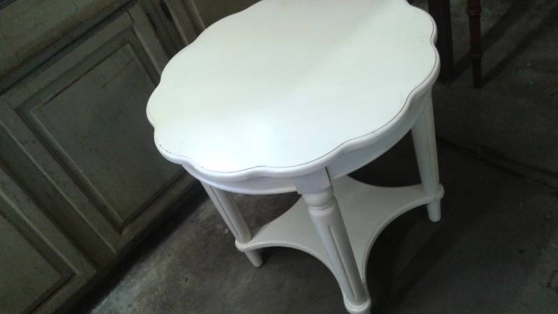 lot 6 image: White Round End Table, Has Some Marks