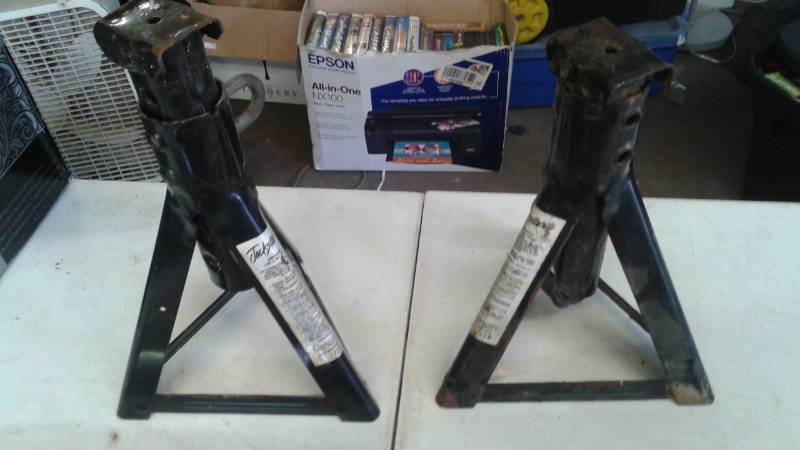 lot 56 image: Lot Of Car Tools, Wipers, Cross Wrench