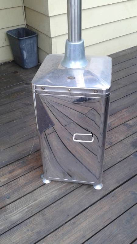 lot 35 image: Outdoor Propane Patio Heater, Used, Works, Shows Some Wear, 40,000 BTU