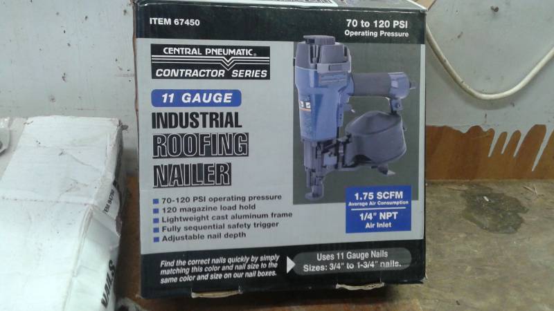 lot 75 image: 11 Gauge Roofing Nailer With Nails, Good Condition