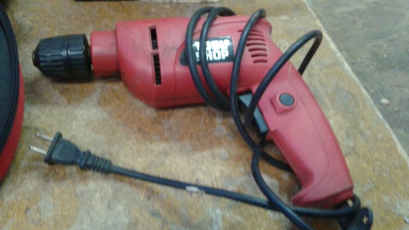 lot 76 image: Lot Of Electric Power Tools, And Craftsman Laser Trac Tool