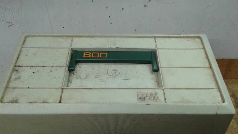 lot 80 image: Rebel 800 Fishing Tackle Box, Used, Some Wear
