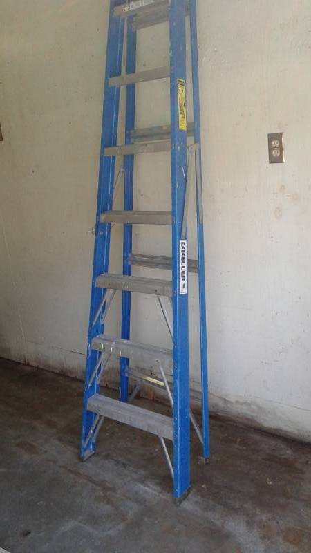 lot 88 image: Keller 8 Fiberglass Ladder, Has Broke Hinge On One Side, Needs To Be Repaired Before Using
