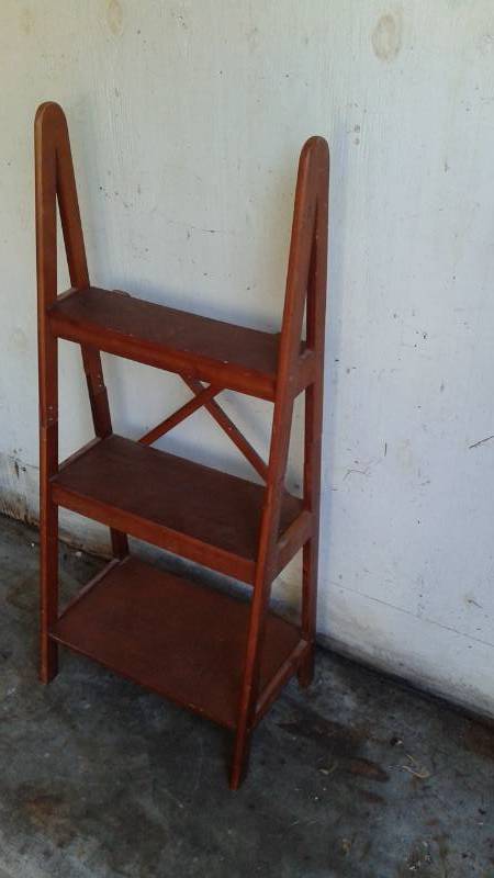 lot 13 image: Small Wood Shelf, Good Condition