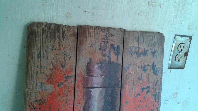 lot 17 image: 5 Foot Tall Wood Picture Of A Wine Bottle