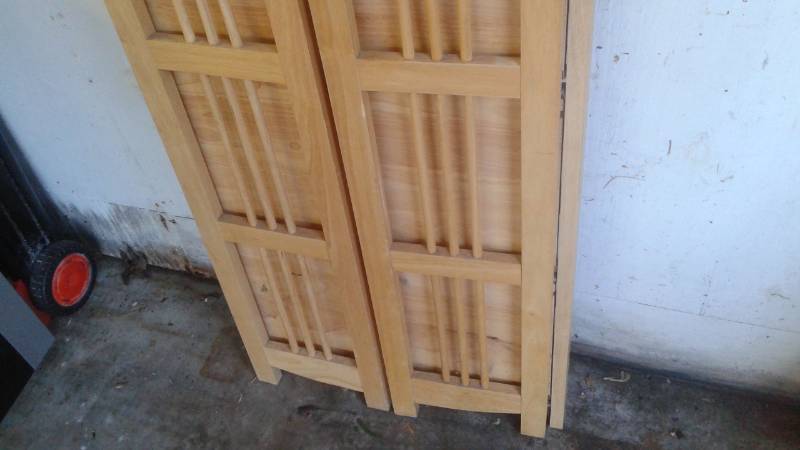 lot 30 image: Folding Wood Shelf