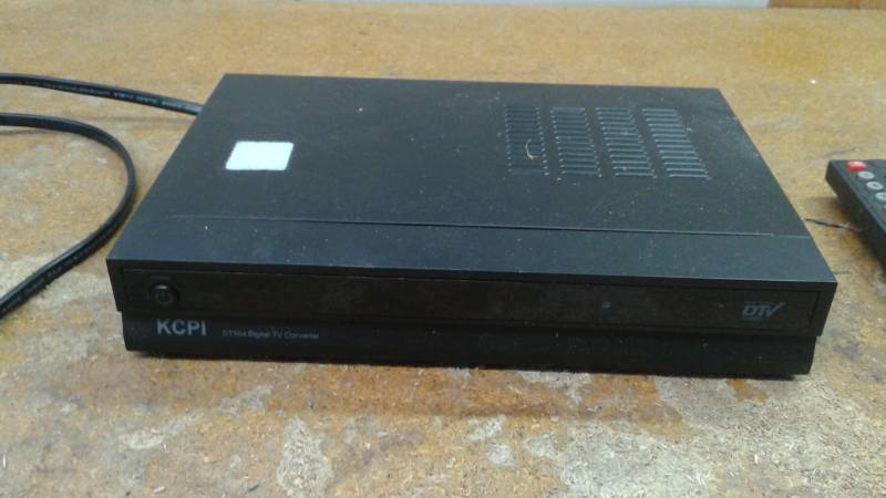 lot 120 image: KCPI TV Converter Box With Remote