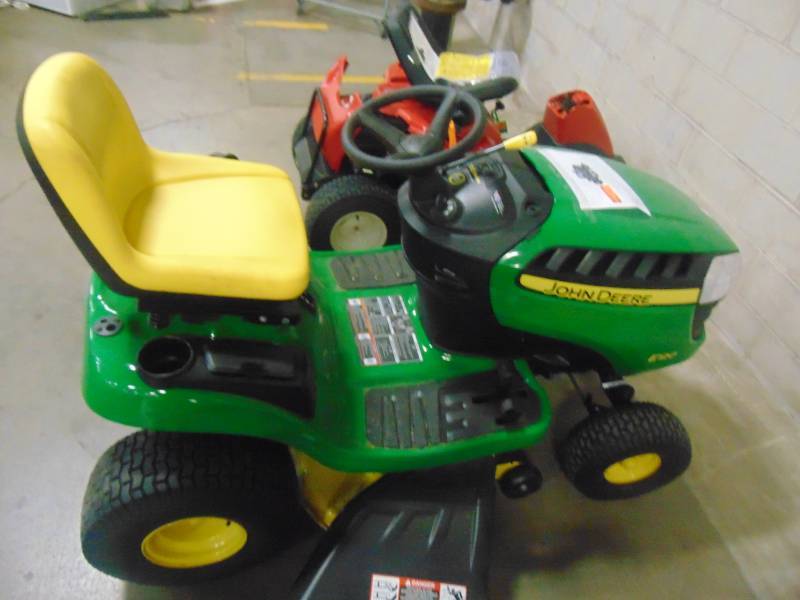 John Deere E120 42 in. 20 HP VTwin Gas Hydrostatic Lawn Tractor