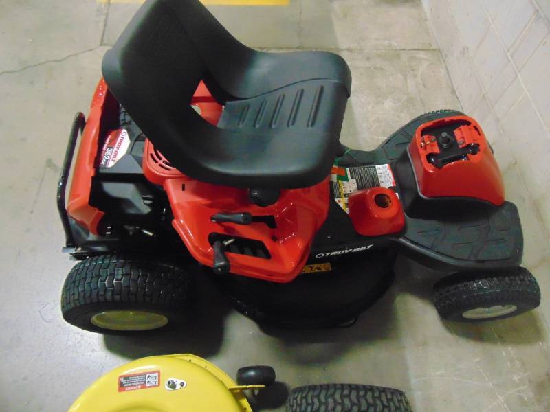 Troy Bilt Neighborhood Rider 30 In 382 Cc Ohv Engine Manual Drive Gas Rear Engine Riding Mower 8903