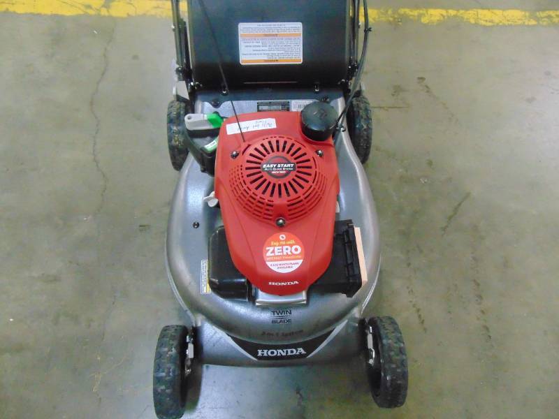 lot 517 image: Honda 21 in. 3-in-1 Variable Speed Gas Walk Behind Self Propelled Lawn Mower with Auto Choke HRR216VKA
