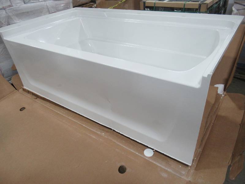 lot 7 image: Kohler Bancroft 5 X 32 X 18 Tall. Acrylic Right Drain Rectangular Alcove Non-Whirlpool Bathtub in White, K-1150-RA-0 - Cracked Apron