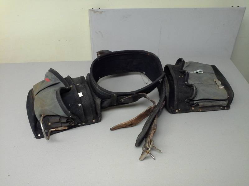 lot 221 image: Craftsman Tool Belt