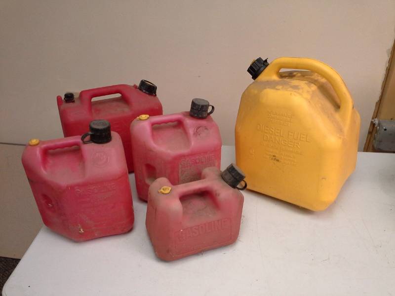 lot 222 image: Lot of (5) Plastic Gasoline and Diesel Fuel Cans