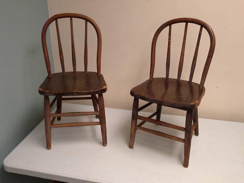 lot 256 image: Wood Dining Chairs