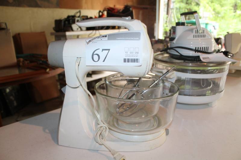 lot 67 image: Sunbeam Mixmaster Table Mixer