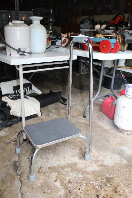 lot 59 image: One Step Step Stool with Handle