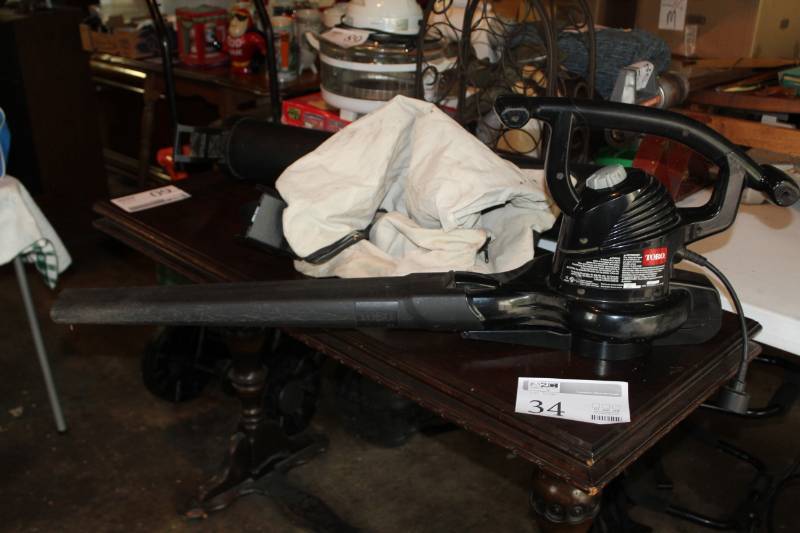 lot 34 image: Toro Super Blower Vac Leaf Blower