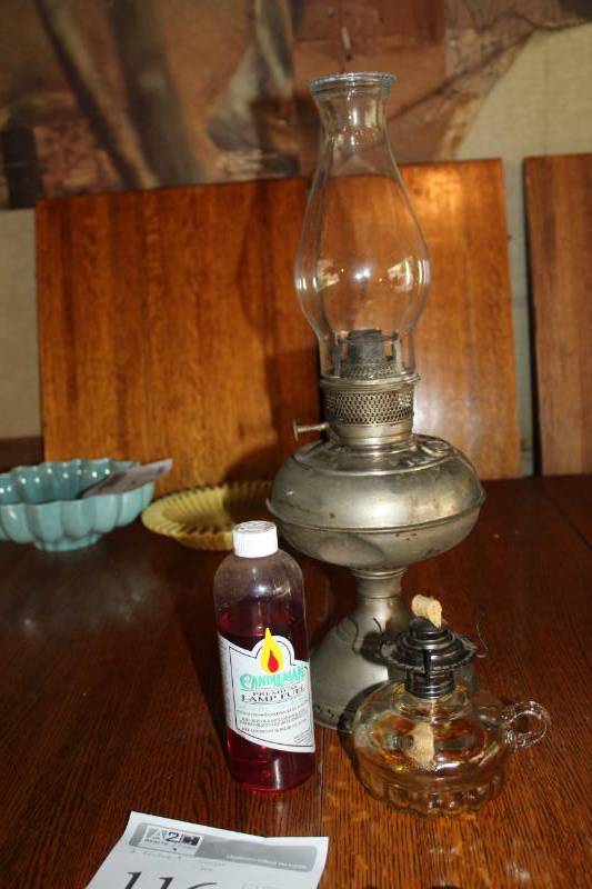 lot 116 image: Lot of (2) Table Lanterns