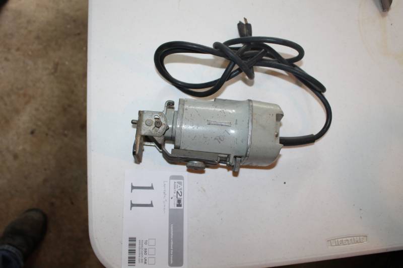 lot 11 image: Bosch Laminate Trimmer