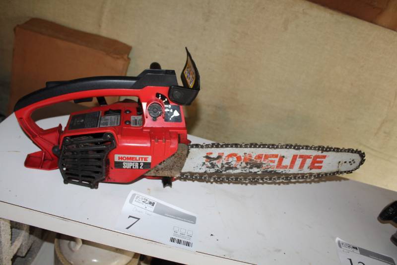 lot 7 image: Homelite Super 2 Chainsaw