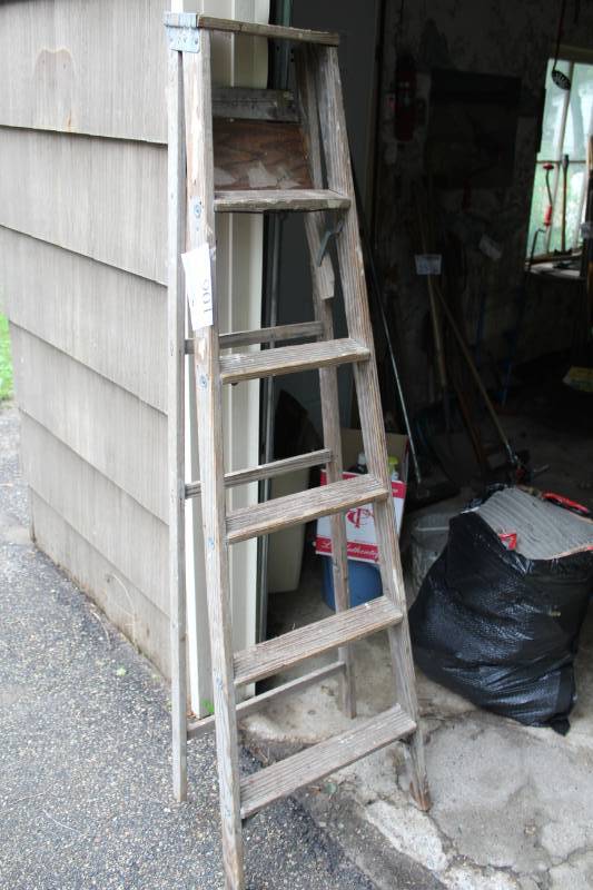 lot 106 image: 6-Step Wood Step Ladder