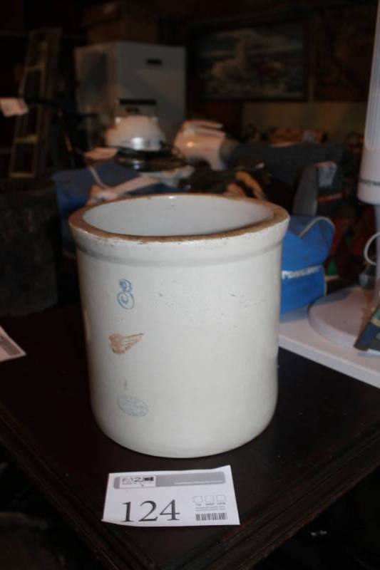 lot 124 image: Red Wing Ceramic Pot