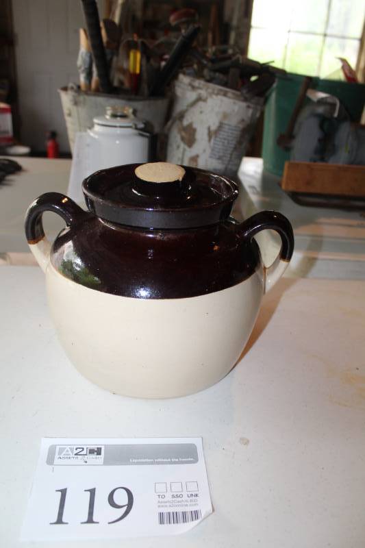 lot 119 image: R.R.P. Co, Ceramic Brown Jug Cookie Jar