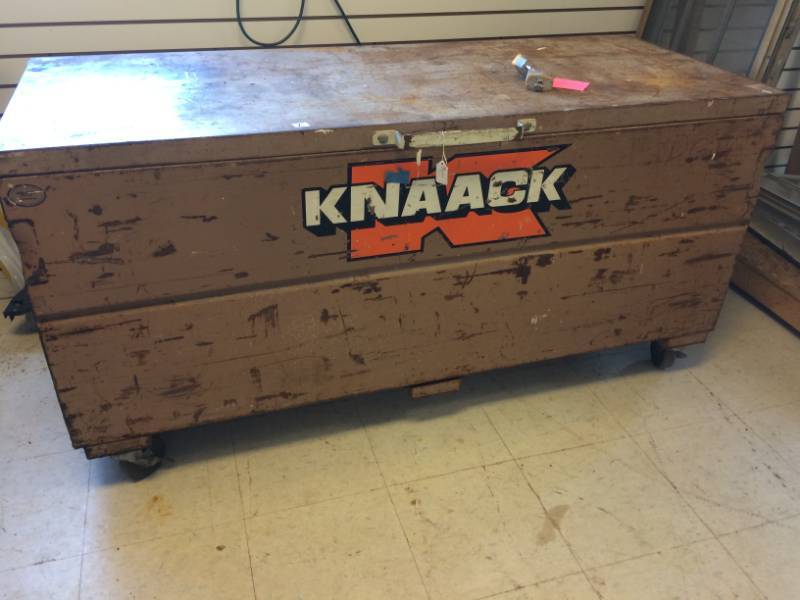 lot 7 image: Knaack Gang Box