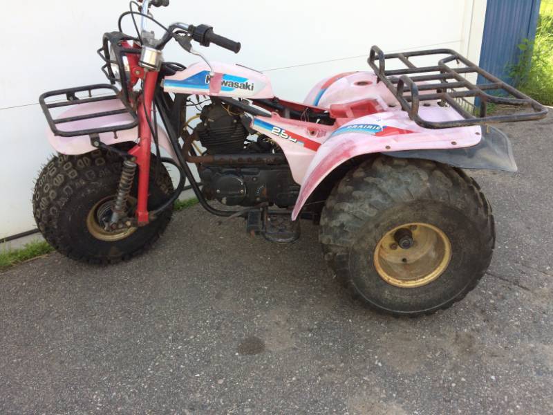 lot 10 image: 1985 Kawasaki 3-Wheeler