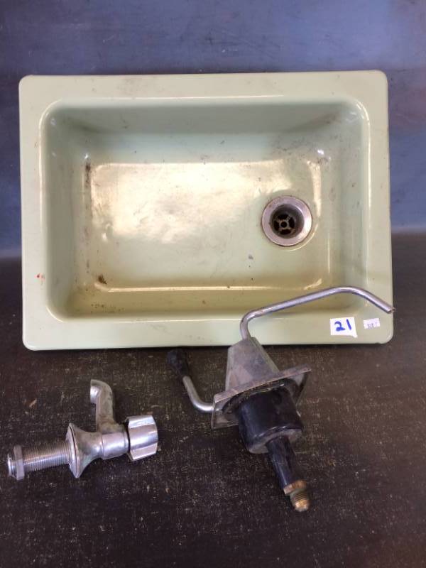 lot 21 image: Camper  RV Sink