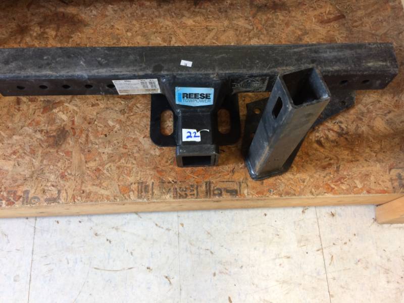 lot 22 image: Reese TowPower Hitch