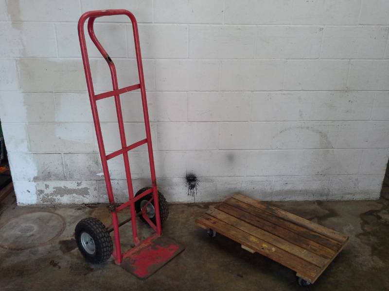 lot 809 image: 2-Wheel Hand Truck, Furniture Dolly