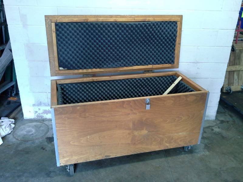 lot 812 image: Rolling Wood Box with Lid - Straps and Contents Included.