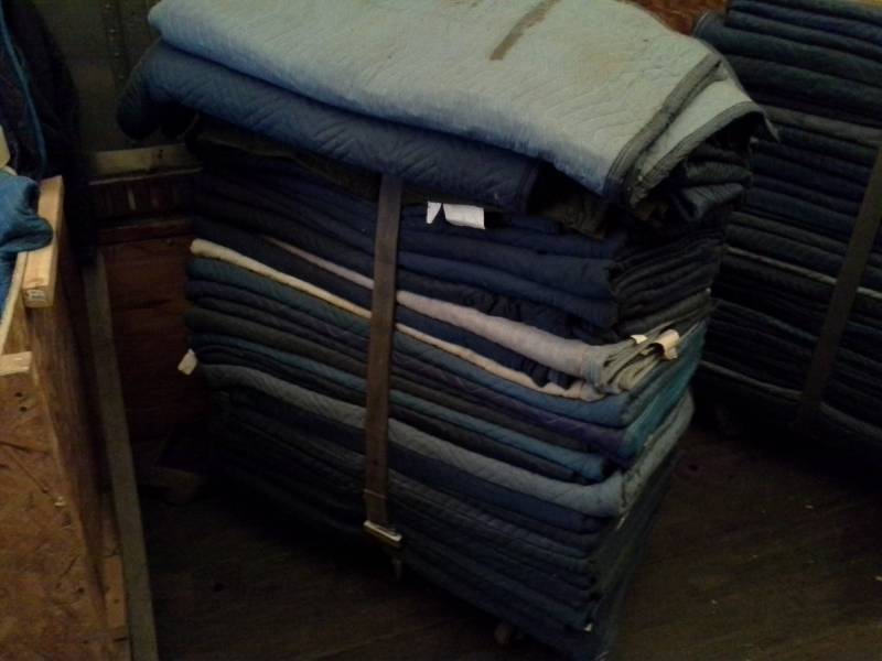 lot 824 image: Furniture Moving Blankets (About 20)