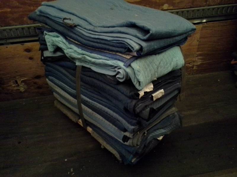 lot 826 image: Lot of (Approximately 18) Furniture Moving Blankets