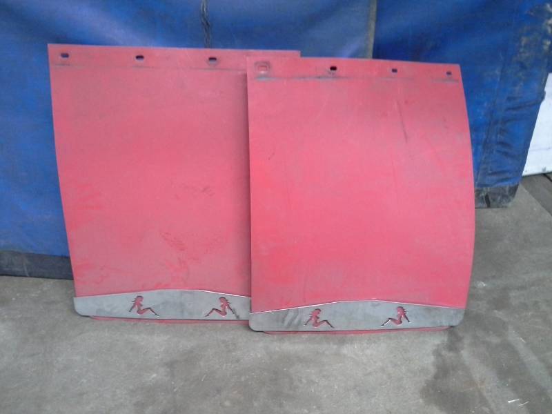 lot 839 image: Lot of (2) Semi Tractor Mud Flaps