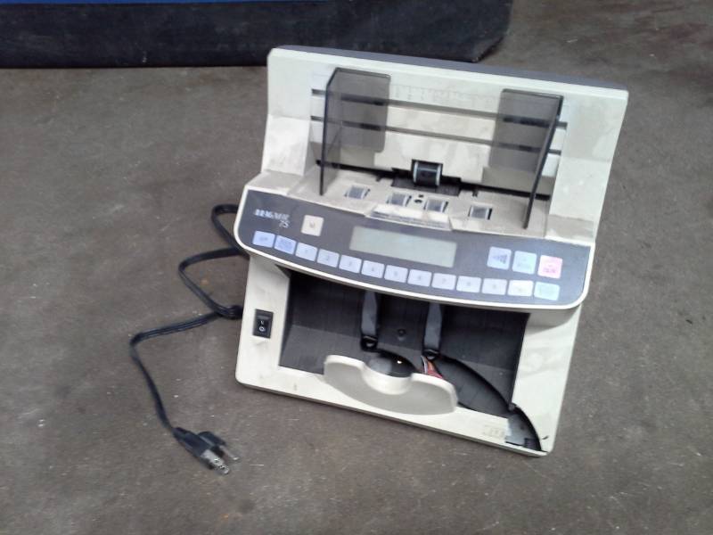 lot 842 image: Magner Corporation High Speed Currency Counter