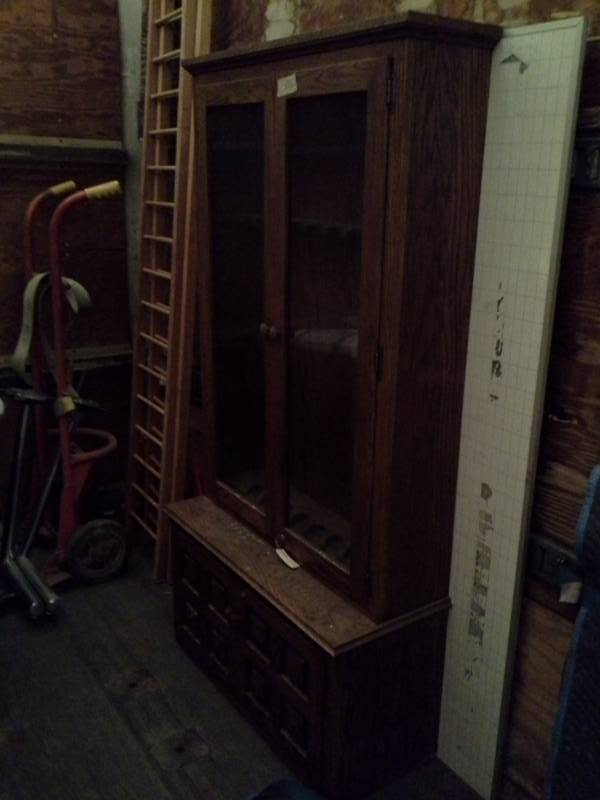 lot 850 image: Gun Cabinet