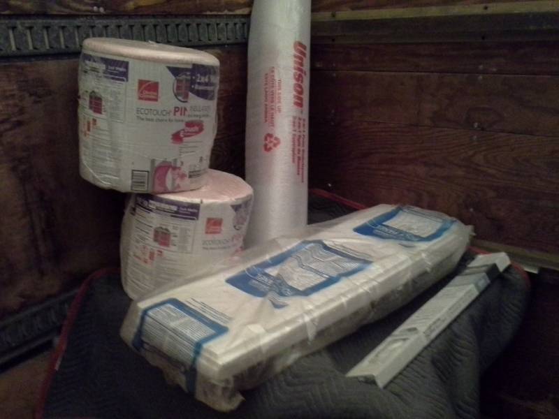 lot 851 image: Window Blinds, Poly Panels, 2x4 Wall Insulation R-13, Foam Underlayment