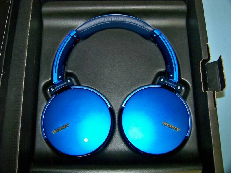 lot 36 image: Sony, Extra Bass, Wireless Stereo Headset  Headphones with Bluetooth connectivity in Original Box