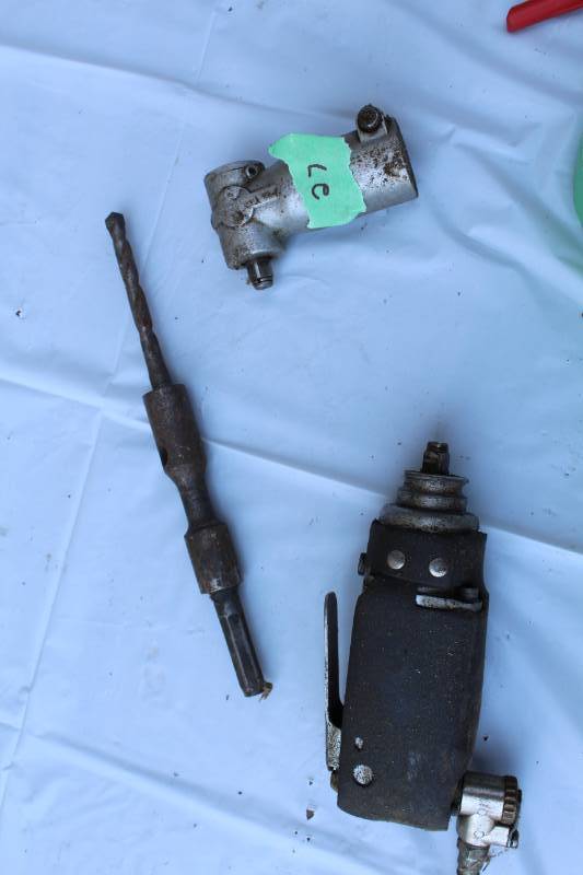 lot 27 image: Craftsman Angle Head Pneumatic Tool with Accessories