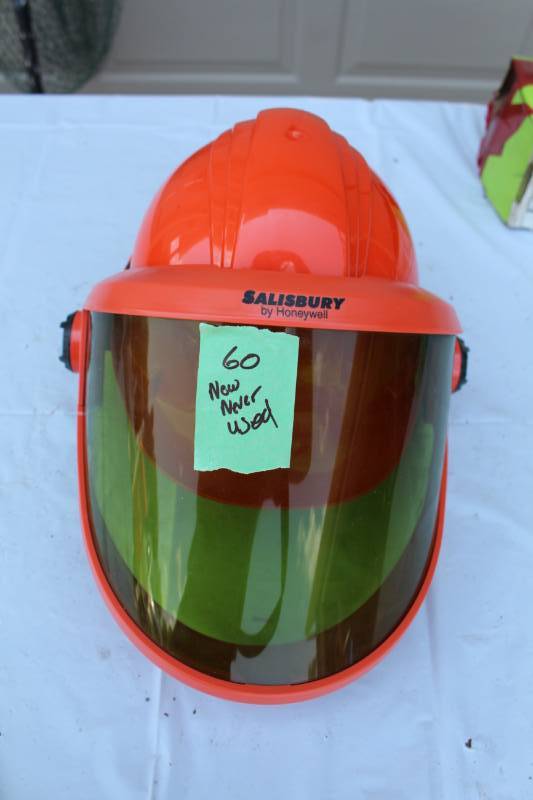 lot 60 image: Honeywell Salisbury Lineman Mask