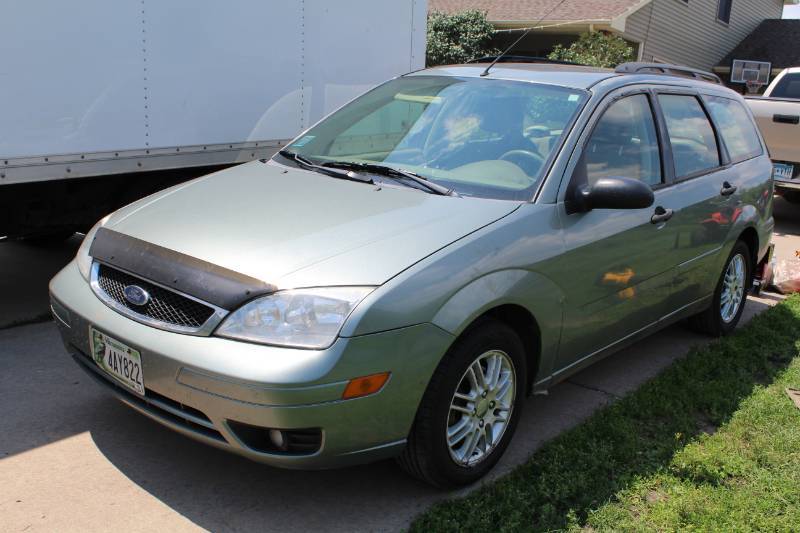 lot 1 image: 2006 Ford Focus SE Comfort 4-Door Wagon
