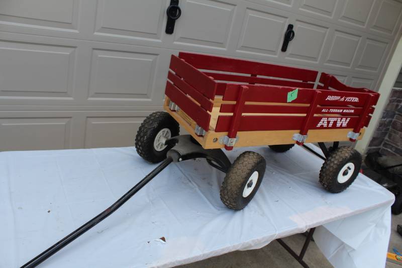 lot 5 image: Radio Flyer All-Terrain Pull Wagon